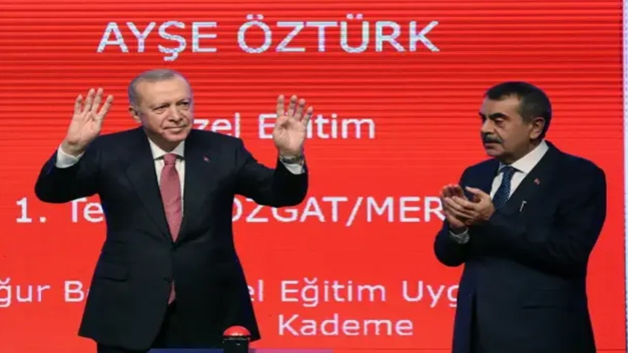 Cumhurbaşkanı Erdoğan 15 bin yeni öğretmen atadı: Eğitim ordusu 1 milyon 49 bini aştı