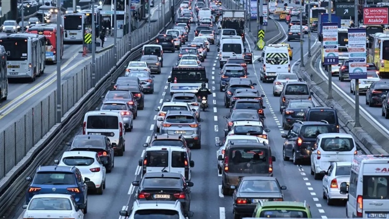 Motorine gece yarısı büyük indirim! Litrede 2 lira 44 kuruş eksiliyor