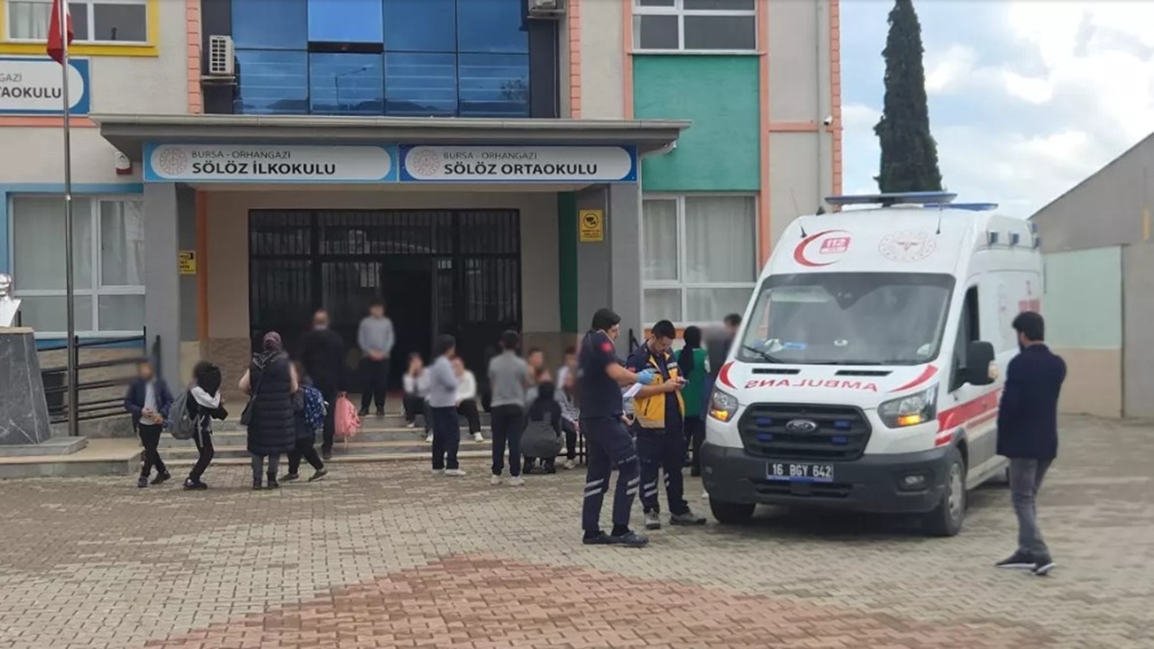 Okul yemeği tehlike saçtı: Bursa’da öğrenciler peş peşe hastaneye kaldırıldı